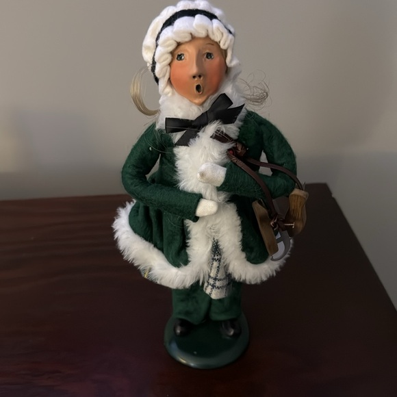 Holiday Caroler Figurines Set - Picture 4 of 7